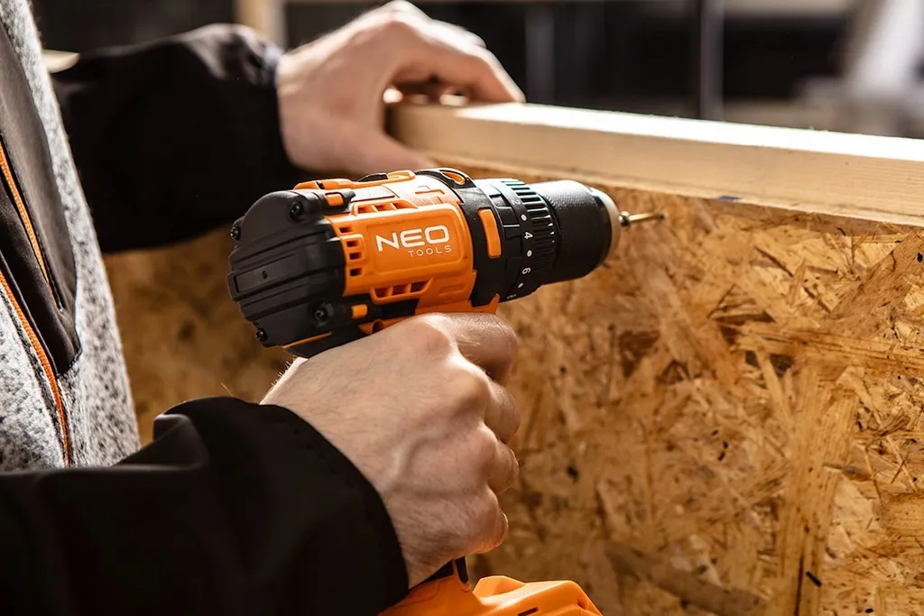 Perceuse à percussion sans fil 18V NEO TOOLS avec mandrin de 13mm