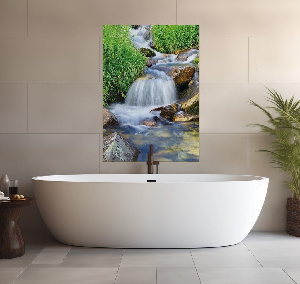 Wallario wasserfestes Poster selbstklebend 70 x 100 cm, Kleiner Bach über Steine, Badezimmerposter Spritzschutz mit Hochglanzoberfläche in Glasoptik