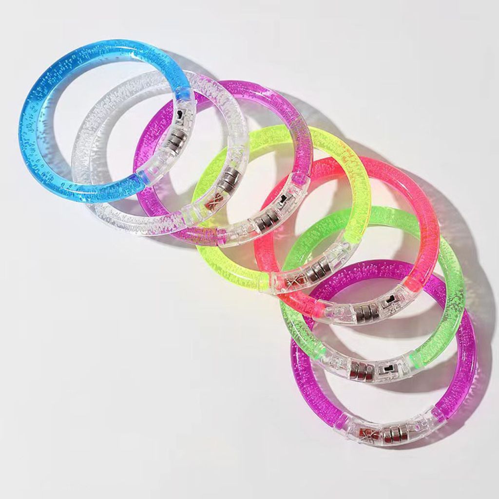 LED Leuchtarmband-Set: 12 Stück (6 Farben) - Vielseitiges Produktbild 6