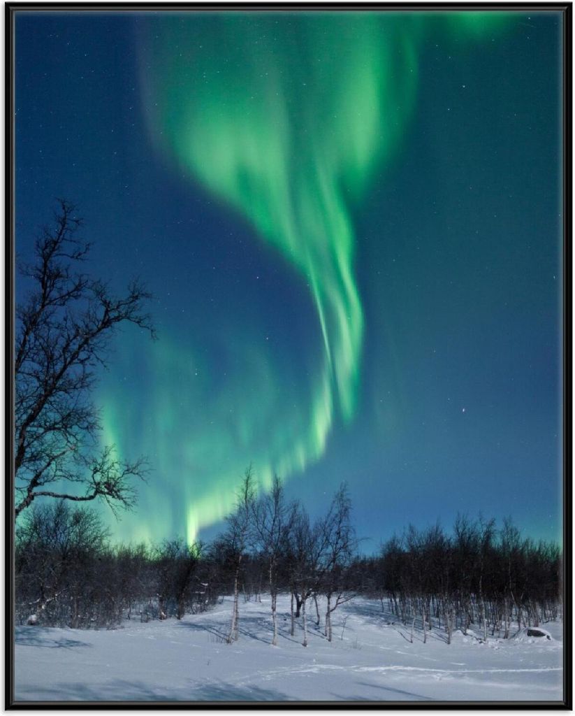 Wallario Wandbild Polarlicht in Schweden, Größe: 40,30 x 50,30 cm, Poster mit schwarzem Aluminiumrahmen