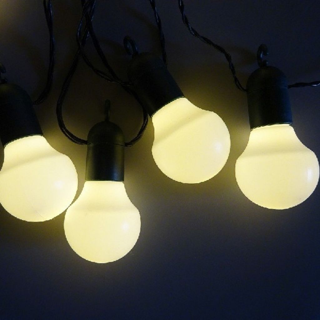 FHS International LED Party Lichterkette 50 weiße Kugeln 50 Produktbild 