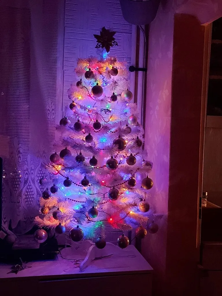 Sapin de Noël blanc 120cm idéal pour petits appartements et studios - 6