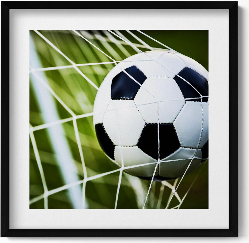 Ball im Tor– Wandbild mit Rahmen – Gerahmtes Bild – Wanddekoration – 50x50 cm – Schwarz Rahmen