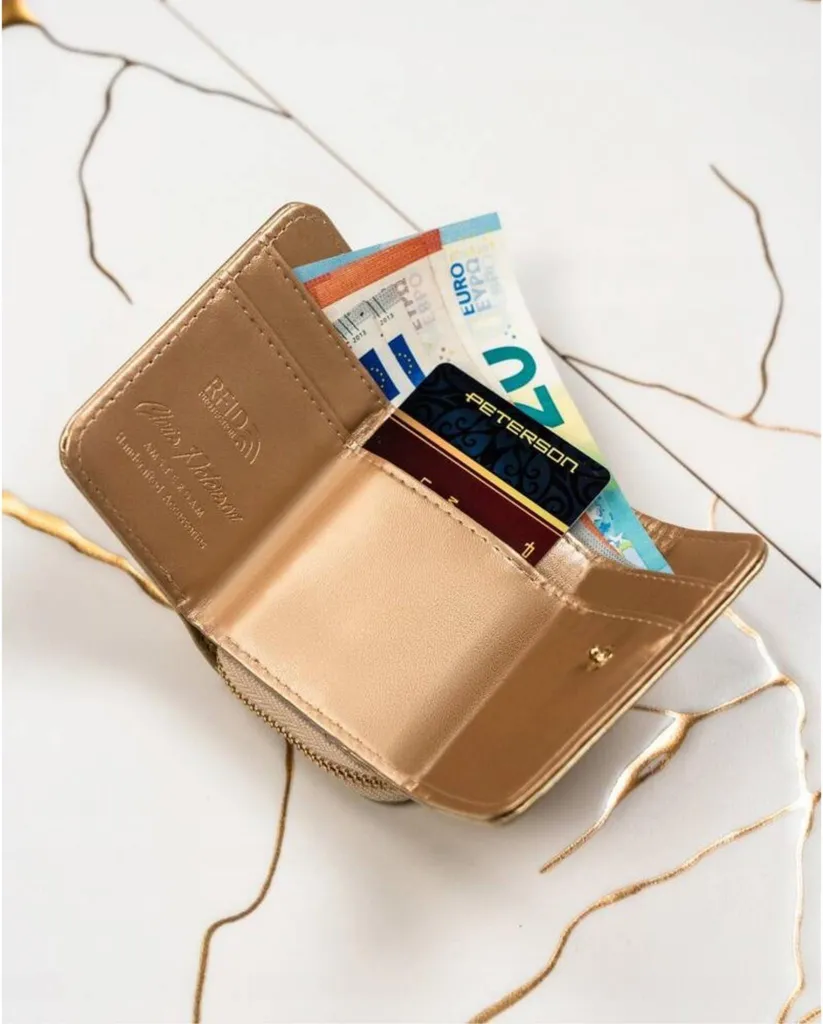 Porte-monnaie Peterson Or : Mini format 9x6.5cm, design chic et mode