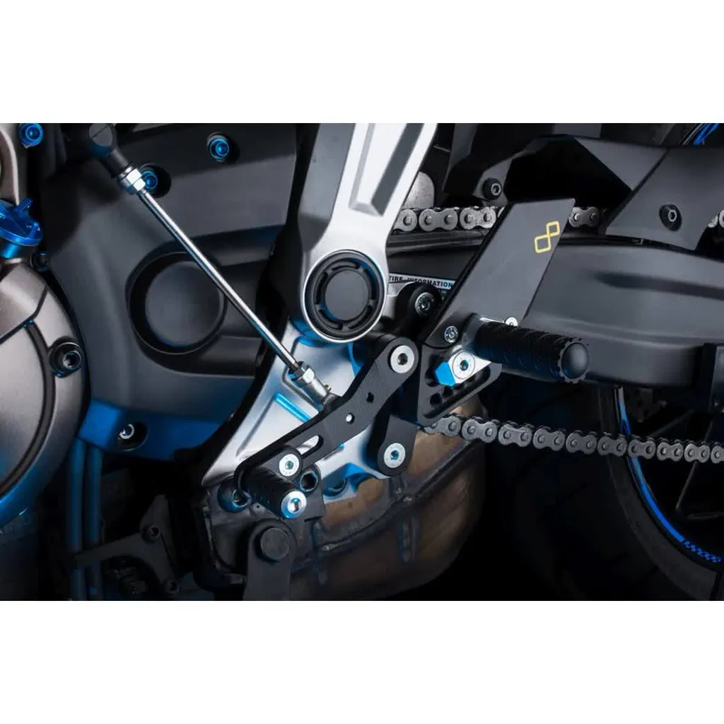 Commandes Reculées Lightech Réglables pour Yamaha MT-07 - Version Fixe - 3