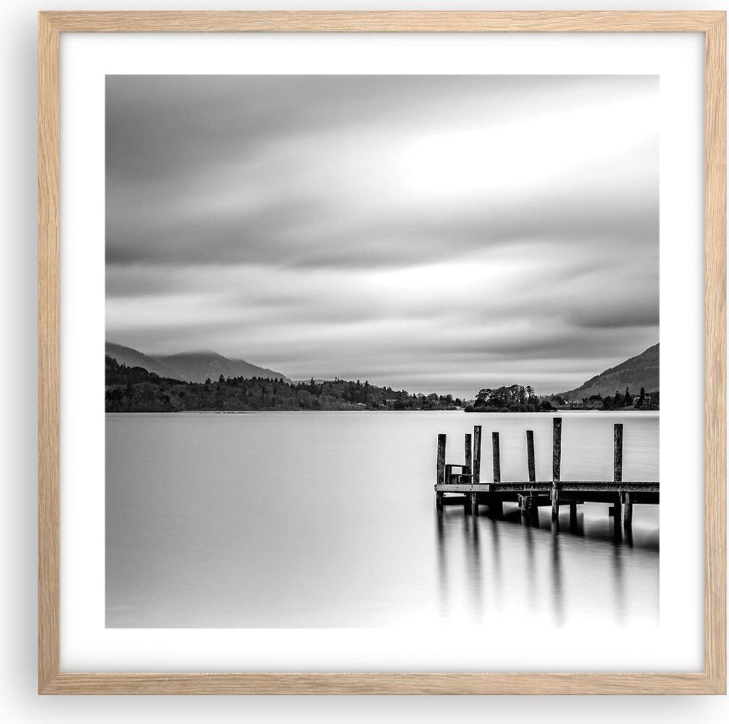 Gerahmtes Poster - Rahmen in heller Eiche - Schwarzweiß Landschaft See - 50x50 cm - Wand Bild - Wanddeko - Wandbilder - Wandposter - Bilderrahmen ...