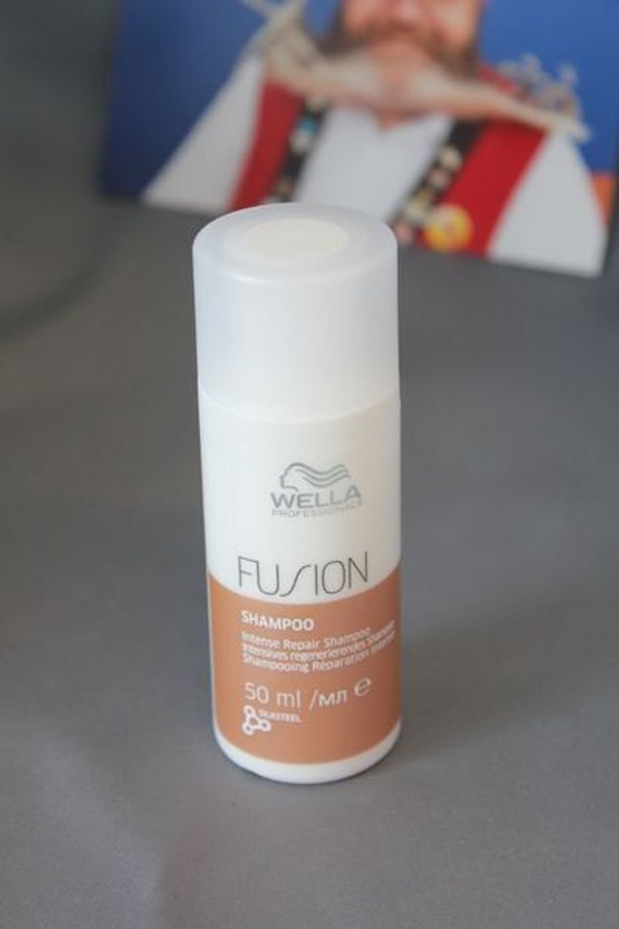 Wella Professionals Fusion Intense Repair Shampoo Stärkungsshampoo für geschädigtes Haar 50 ml