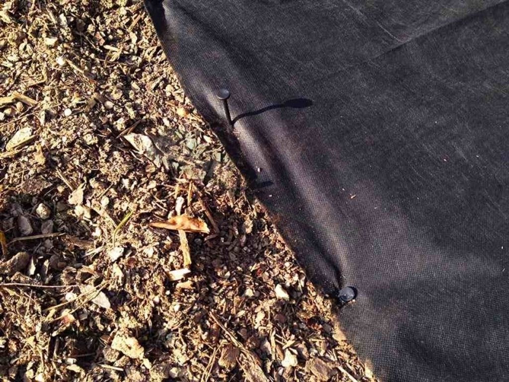 Plastové kolíky pro agrotextílie 15cm /100ks Obrázek produktu 