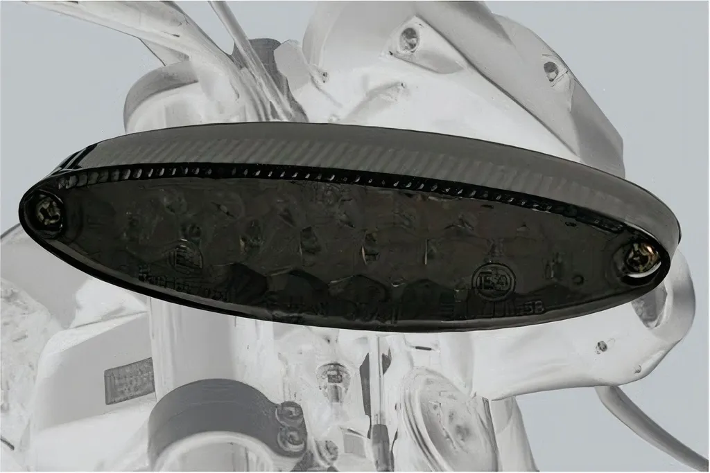 Shin Yo Numero 1 Mini Fanale LED con Luce Targa: Sicurezza Omologata E