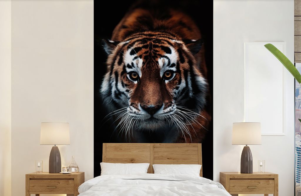 MuchoWow Fototapete für Wohnzimmer oder Schlafzimmer Wandtapete Vinyl Motivtapete Tiere - Tiger - Schwarz - Wild - Porträt - 120x240 cm - Hinte...