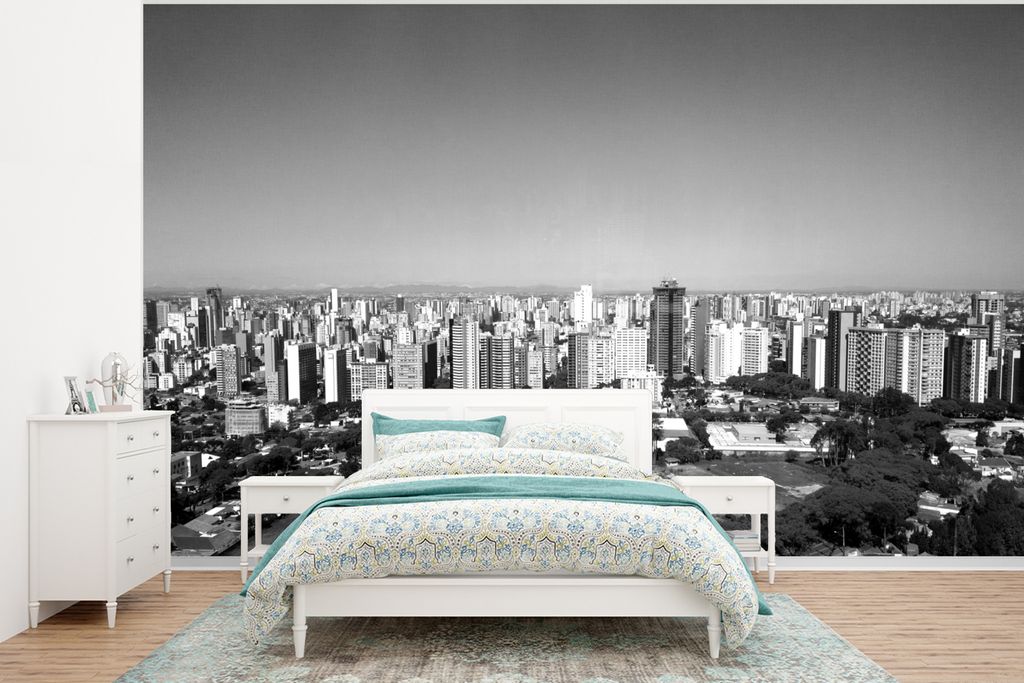MuchoWow Fototapete für Wohnzimmer oder Schlafzimmer Wandtapete Vinyl Motivtapete Skyline der Innenstadt von Curitiba in Brasilien - schwarz und...