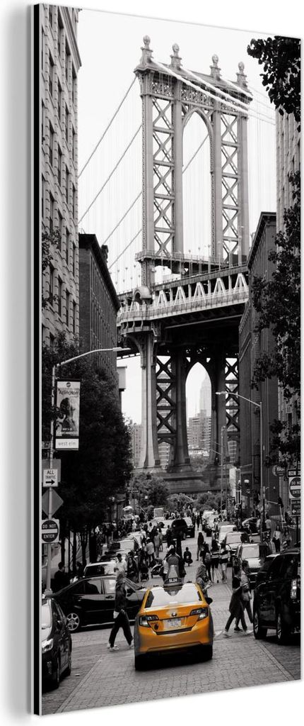 MuchoWow Wanddekoration Metall Metallbild Wandkunst 20x40 cm Schwarz-Weiß-Foto mit einem gelben Taxi im amerikanischen New York MuchoWow Aluminium...