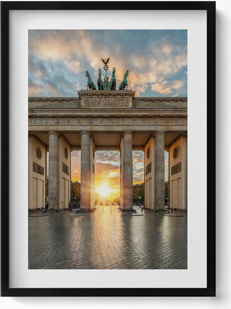 Brandenburger Tor in Berlin– Wandbild mit Rahmen – Gerahmtes Bild – Wanddekoration – 50x70 cm – Schwarz Rahmen