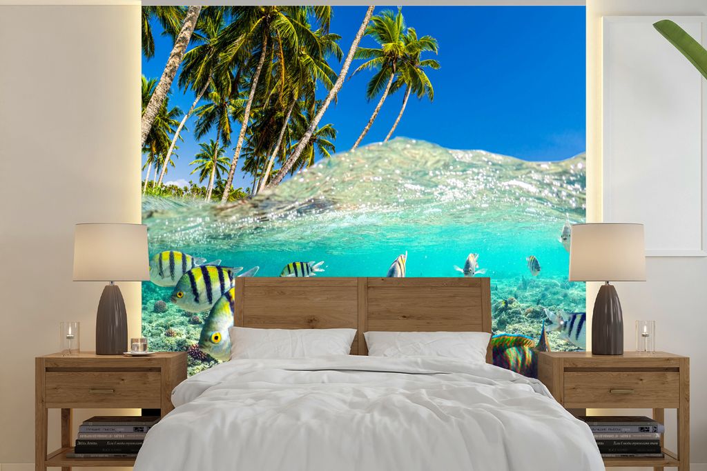 MuchoWow Fototapete für Wohnzimmer oder Schlafzimmer Wandtapete Vinyl Motivtapete Meer - Fische - Korallen - 280x280 cm - Hintergrundbild