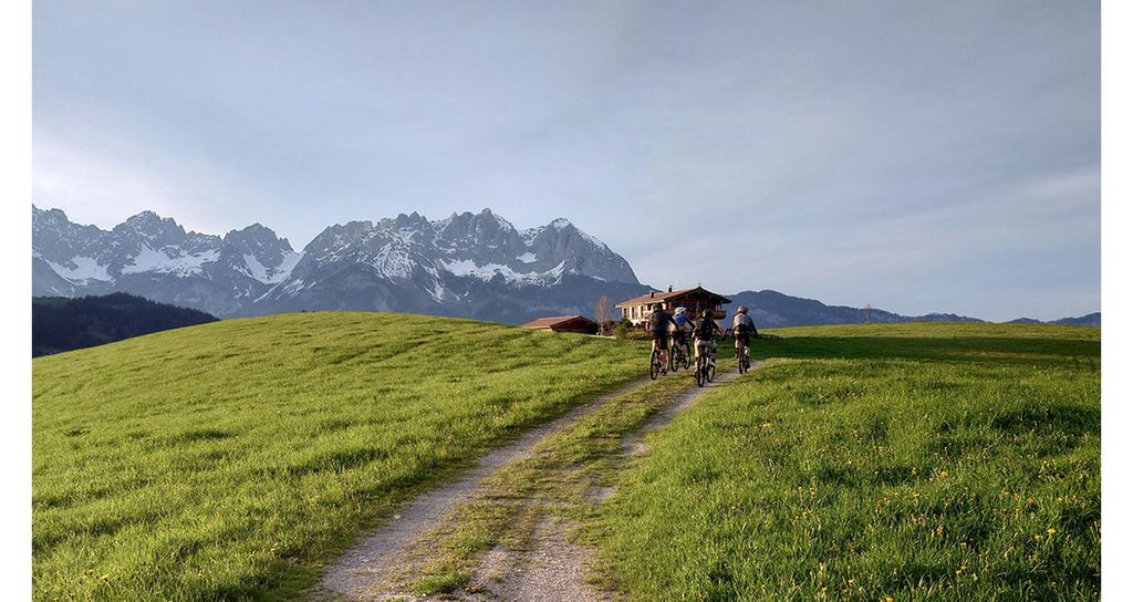 Jochen Schweizer Mountainbike Tour (7-9 Std.); Erlebnis verschenken oder selbst erleben; Gutschein gültig für 1 Person Gruppengröße: 4-8 Personen