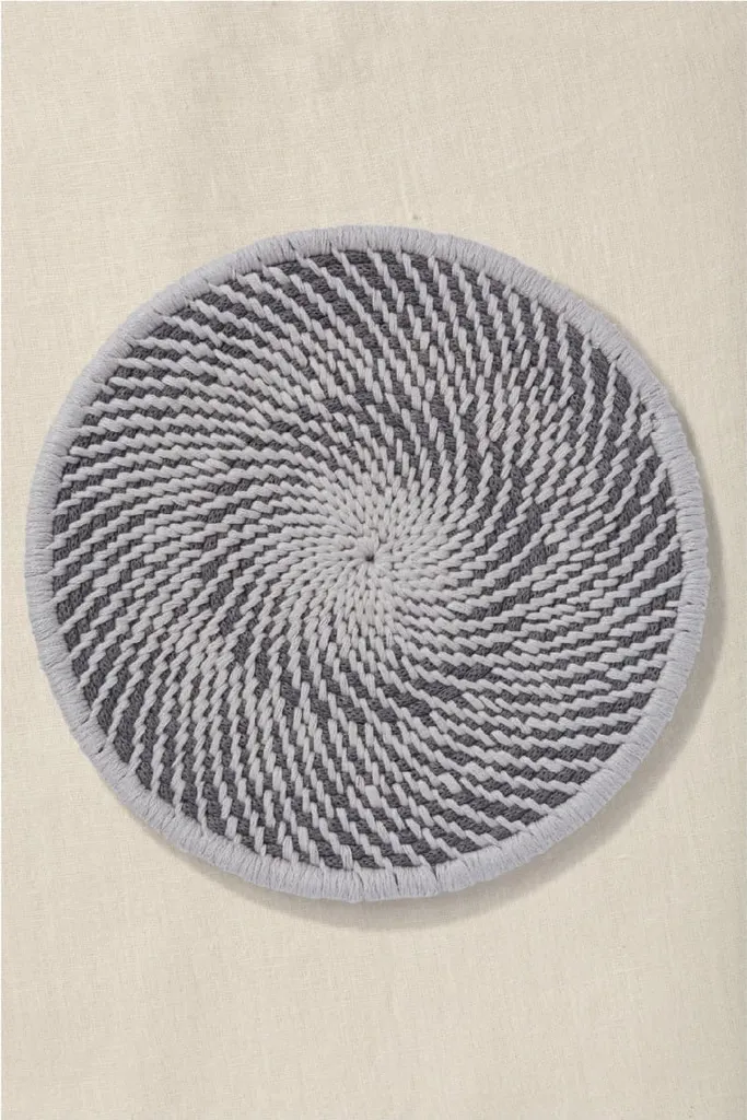 Apprendre le Macramé Facilement avec le Kit Déco Table DMC Tantra
