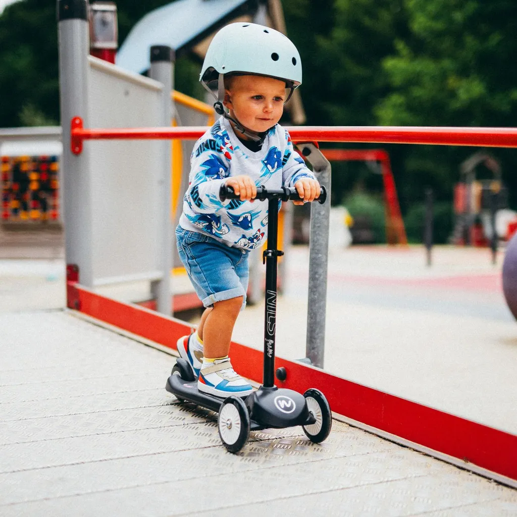 Trottinette spatiale enfant compacte pliable : fini l'encombrement