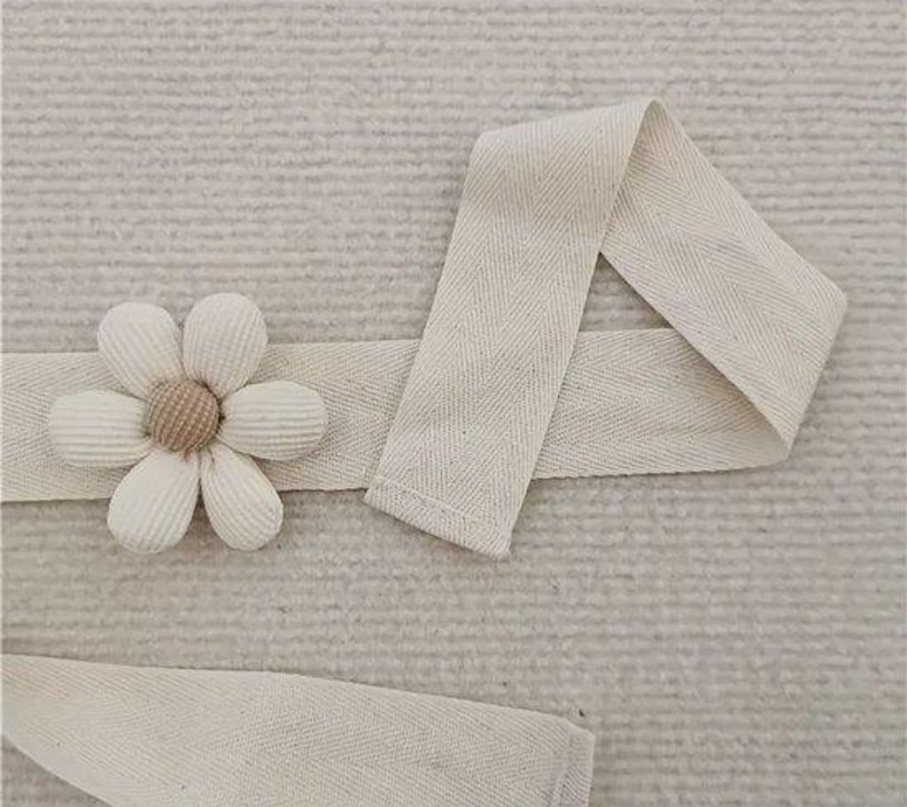 Gardinenband mit Blume – Margerite – Nude/Beige – Dekoration für Vorhänge – Kinderzimmer und Babyzimmer