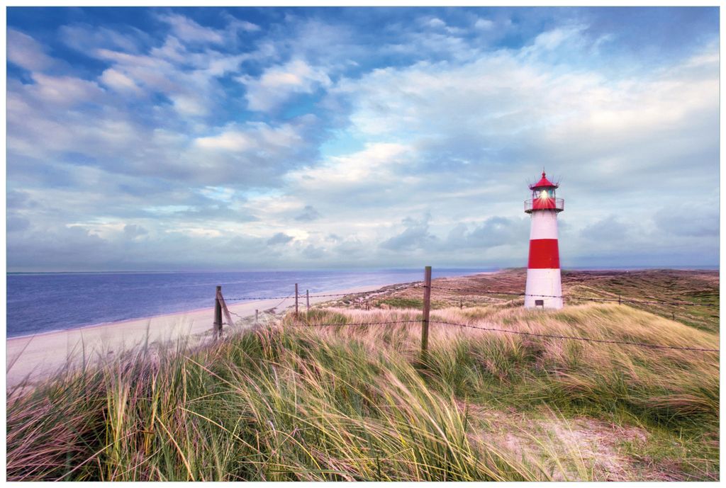 Wallario Wandbild aus Acryl, 90 x 60 cm, freischwebende Optik - Leuchtturm am Strand von Sylt