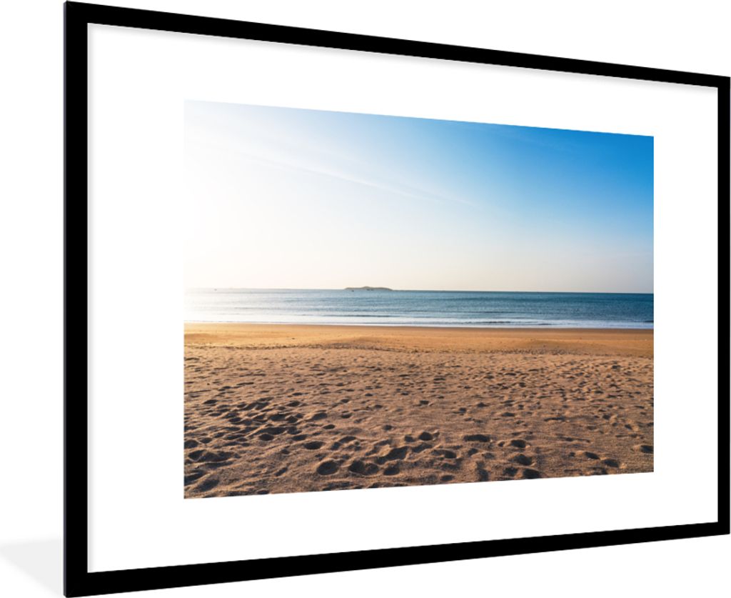 MuchoWow MuchoWow Gerahmtes Poster Strand - Licht - Sommer 90x60 cm - Poster mit zchwarzem Bilderrahmen - Wanddekoration - Fotos