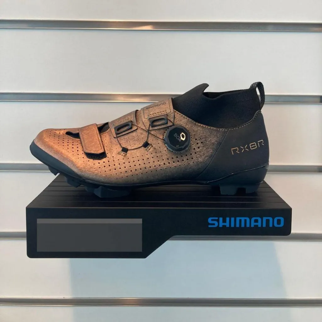 Présentoir à chaussures SHIMANO pour support Slatwall de cyclisme pro