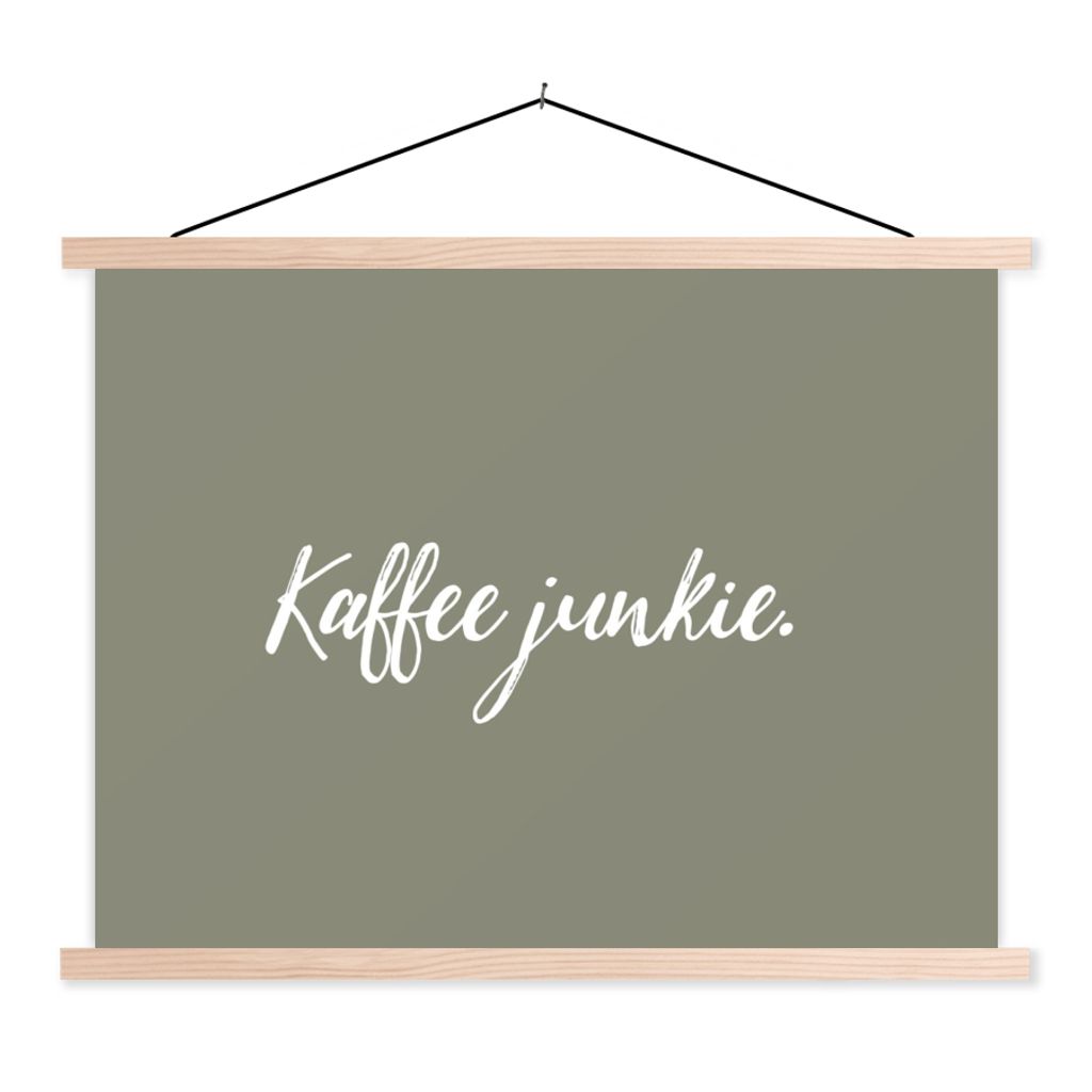 MuchoWow Textilposter Sprichwörter - Kaffee Junkie - Kaffee - Zitate 60x45 cm mit holzfarbenen Rahmen - Bild