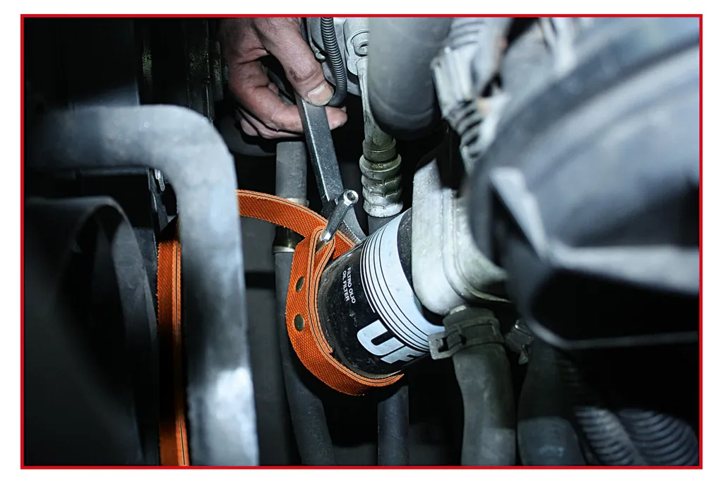 Clé à sangle Ø 140 mm KS TOOLS pour débloquer sans rayer ni déformer