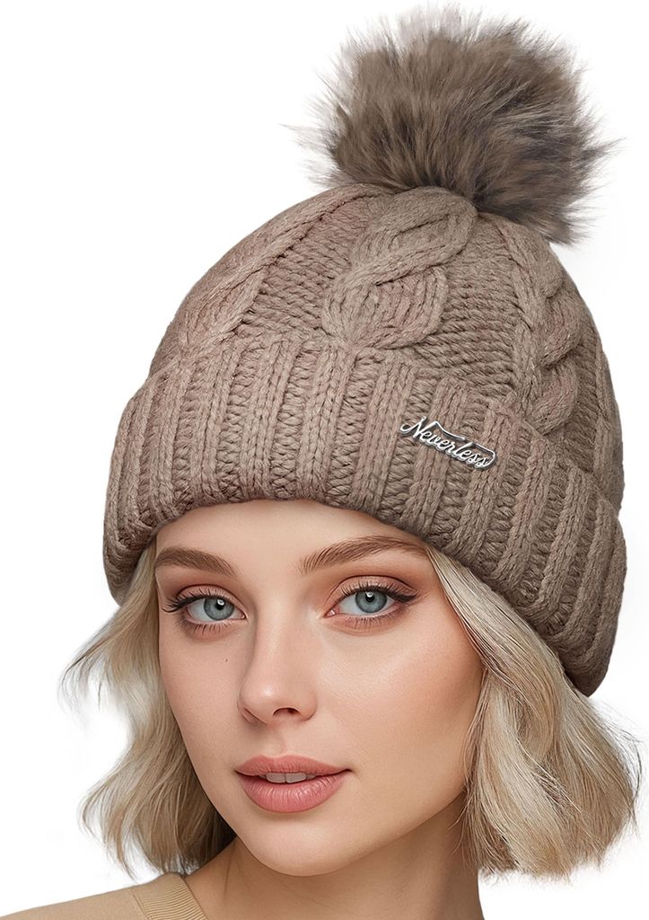 Damen Strickmütze mit Fleecefutter und Kunstfell Bommel Zopfmuster Grobstrick Wintermütze Bommelmütze Model 2207 Neverless