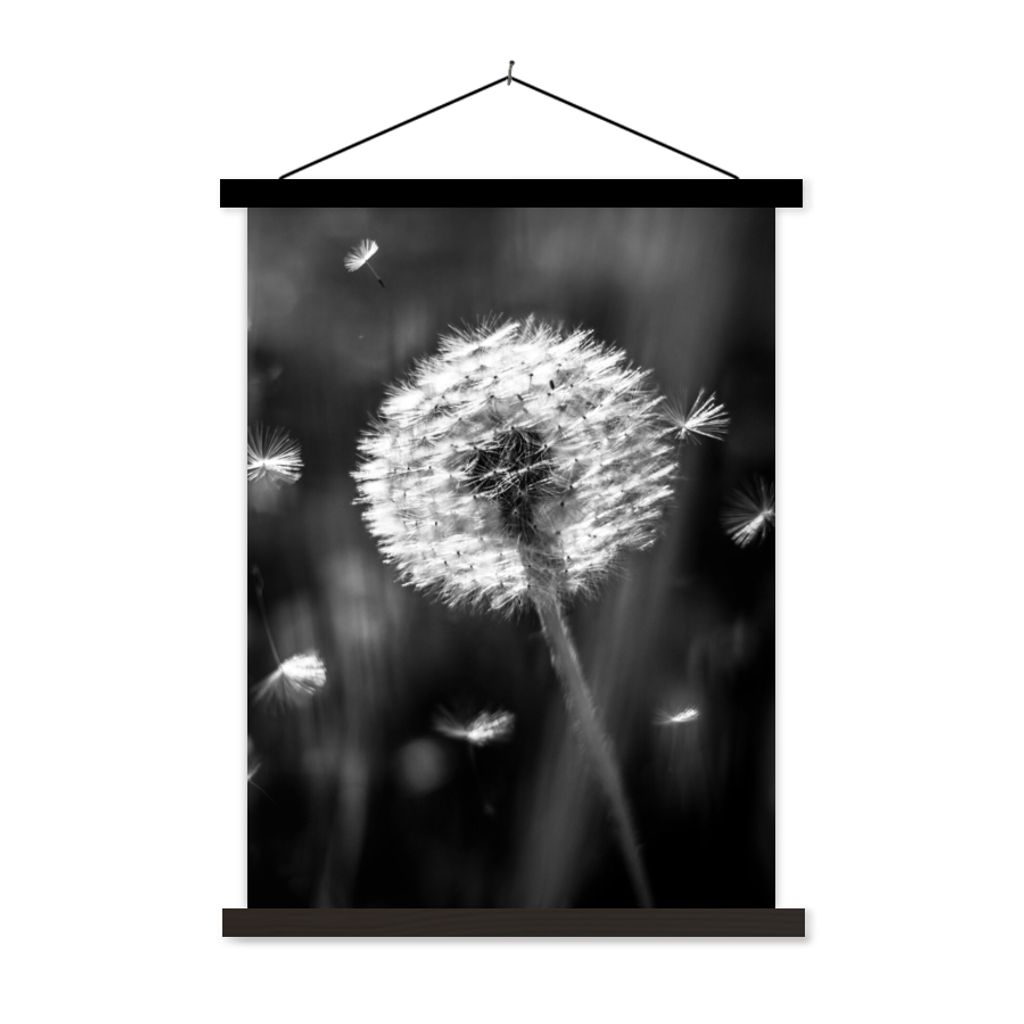MuchoWow Textilposter Löwenzahn - Schwarz - Weiß - Pflanze 40x53 cm mit schwarzem Rahmen - Abbildung