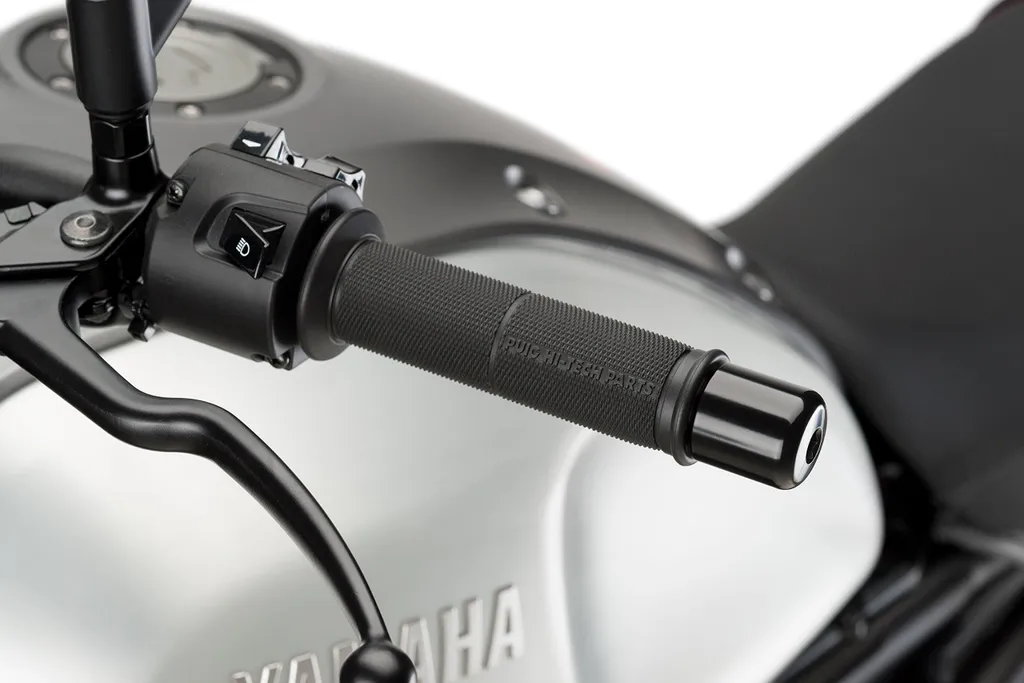 Repose-pieds Puig 6405N Hi-Tech Basic Noir : Adhérence et Style Moto