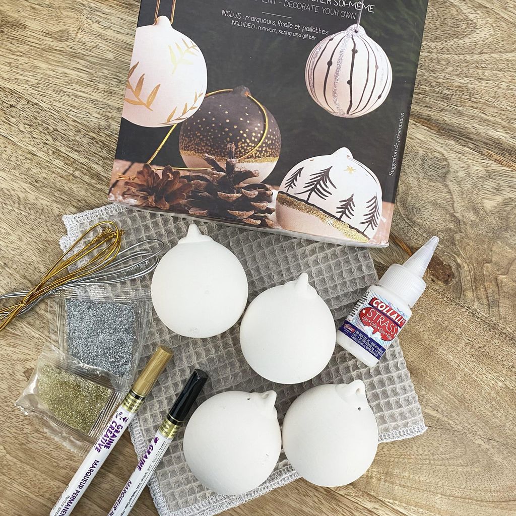 Coffret 4 boules de Noel en céramique à décorer Image du produit 