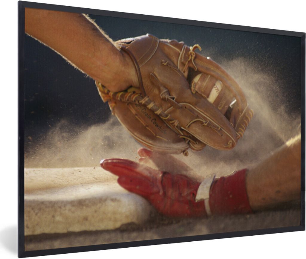 MuchoWow Gerahmtes Poster Aktionsbild an einem Stützpunkt während eines Spiels 90x60 cm - Poster mit Schwarzem Bilderrahmen Wandposter Rahmen F...