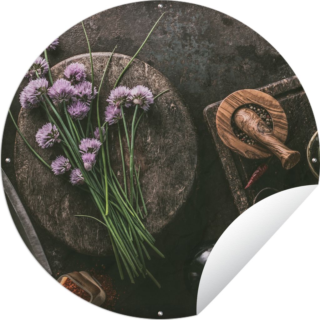 MuchoWow Gartenposter Outdoor-Poster Rund Schnittlauch - Küche - Mörser - Rustikal - Kräuter - Lila Ø 150 cm Gartendeko Rundes Poster draußen