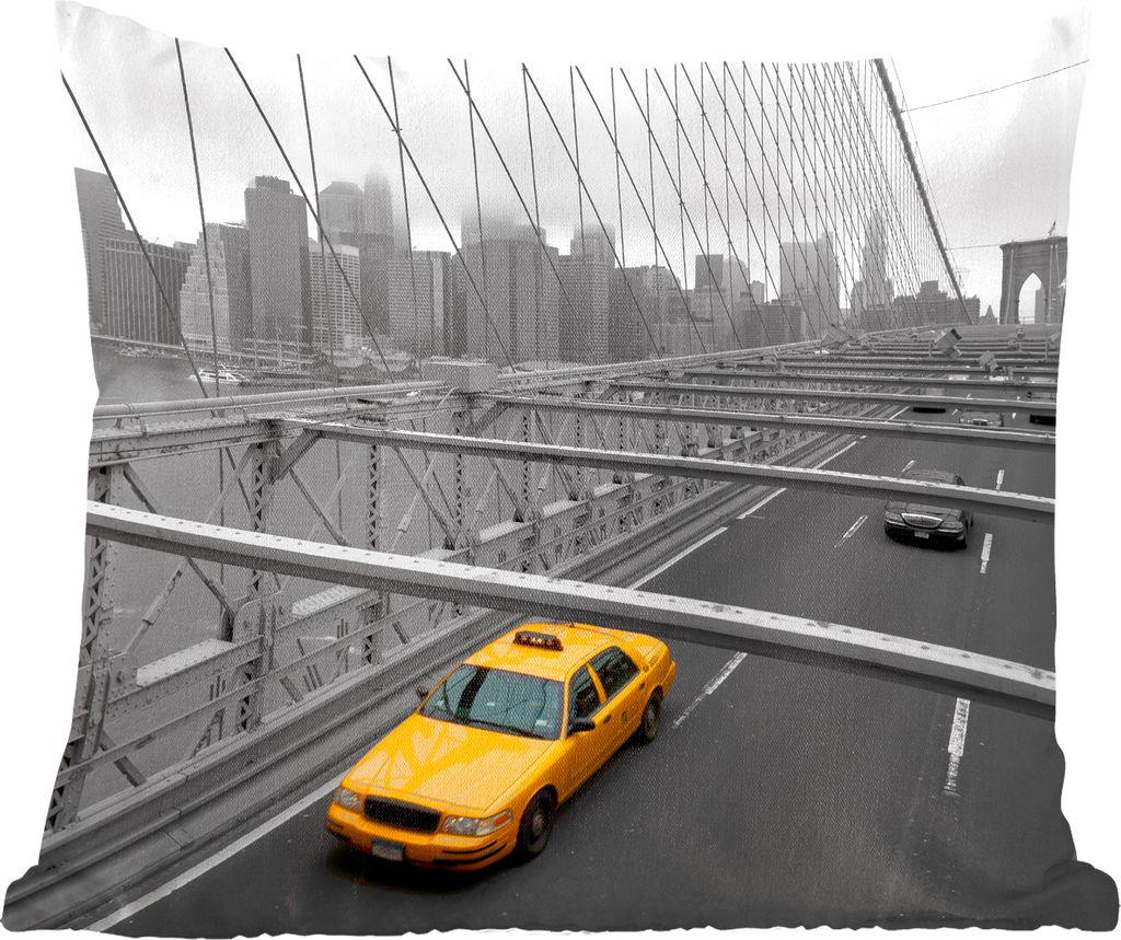 MuchoWow Zierkissen Sofakissen Wohnzimmer Dekokissen 60x60 cm Schwarz-Weiß-Fotografie einer Straße im nordamerikanischen New York - Sitzfläche...