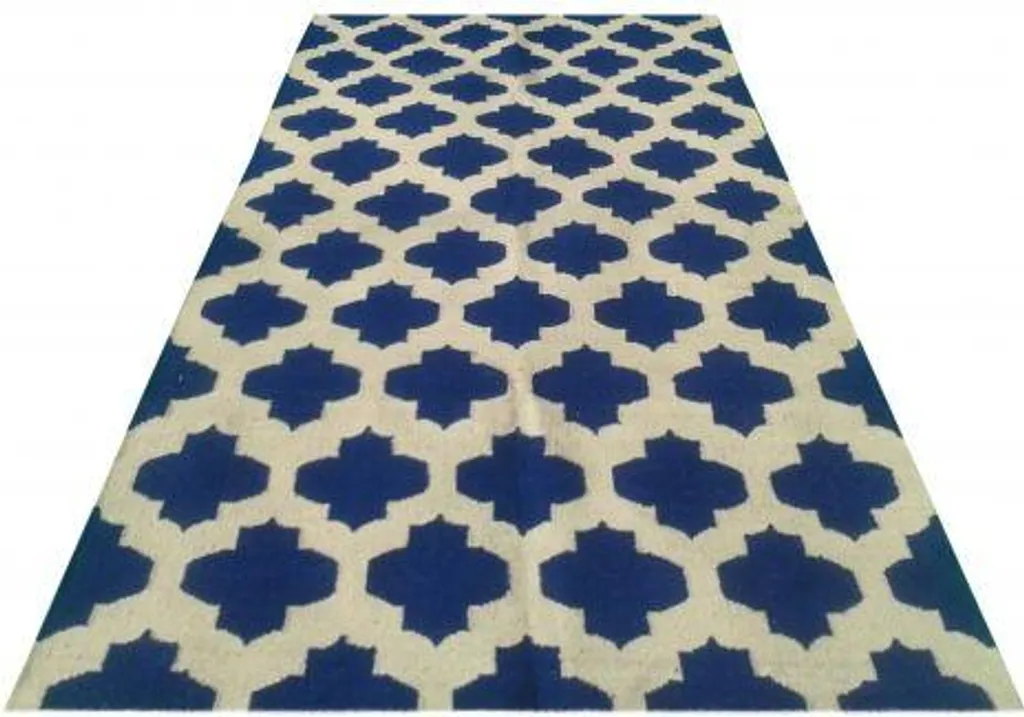 Grand tapis de salon Kelim bleu et blanc 160x240 cm tissé à la main