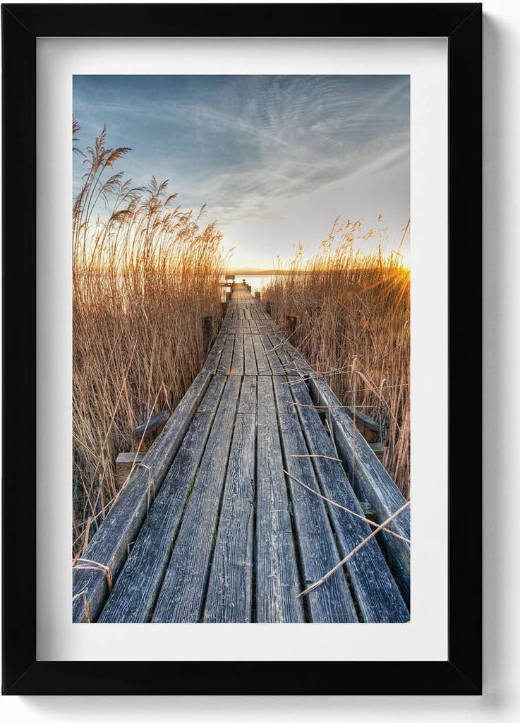 Hölzerne Straße zwischen den Pfaden– Wandbild mit Rahmen – Gerahmtes Bild – Wanddekoration – 20x30 cm – Schwarz