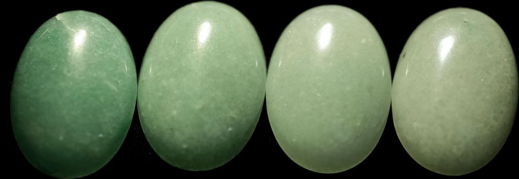 1 Wunderschöner grüne Aventurin Cabochon 25 x 18 mm Schmuckstein Klebestein