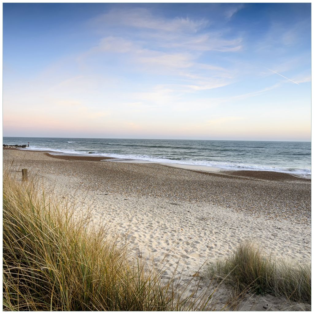 Wallario Möbeldesign / Aufkleber, geeignet für Ikea Lack Tisch - Strandspaziergang im Urlaub an der Ostsee in 55 x 55 cm