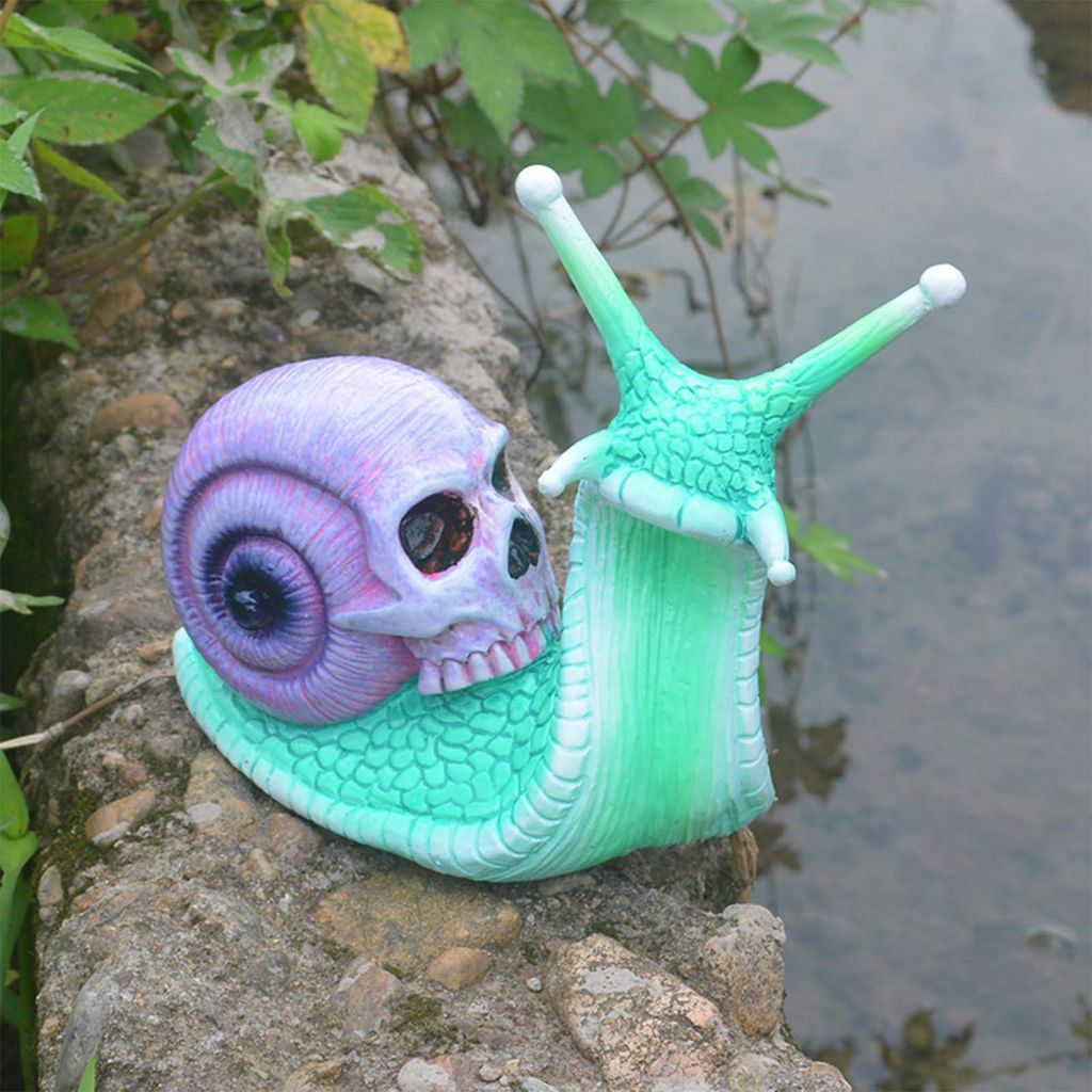 Halloween-Skulptur, Schneckenskulptur, Totenkopf