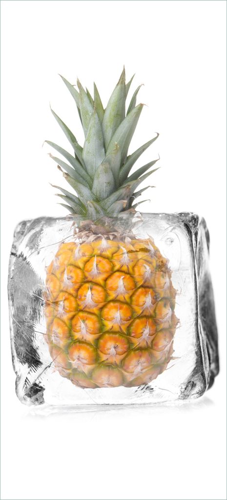 Türtapete Türposter Ananas in Eiswürfel - Eiskaltes Obst - Größe: 93 x 205 cm