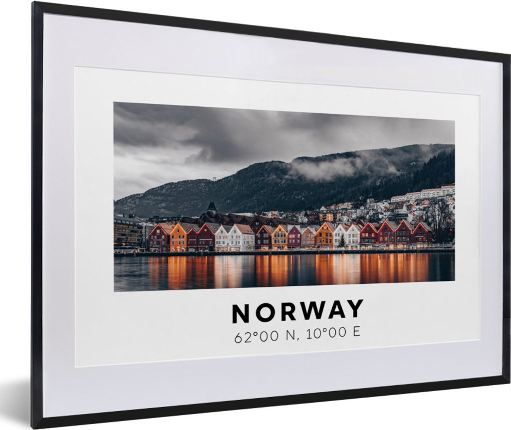 MuchoWow Gerahmtes Poster Norwegen - Häuser - See 60x40 cm - Poster mit Schwarzem Bilderrahmen Wandposter Rahmen Foto Bilder - Schlafzimmer - Pl...