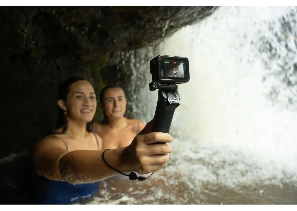 Perche flottante The Handler avec base orange visible pour GoPro HERO - 4