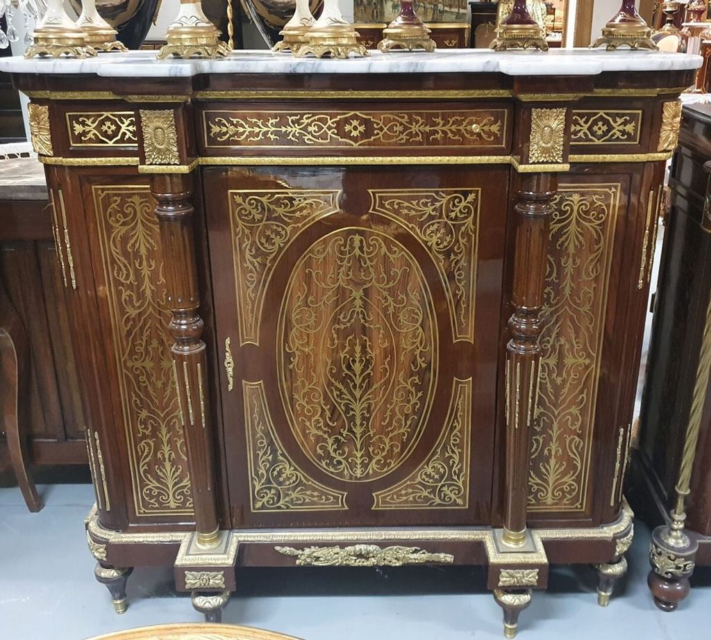 Casa Padrino Barock Sideboard Braun / Gold / Weiß - Handgefertigter Barockstil Massivholz Schrank mit Marmorplatte - Wohnzimmer Möbel im Barockst...