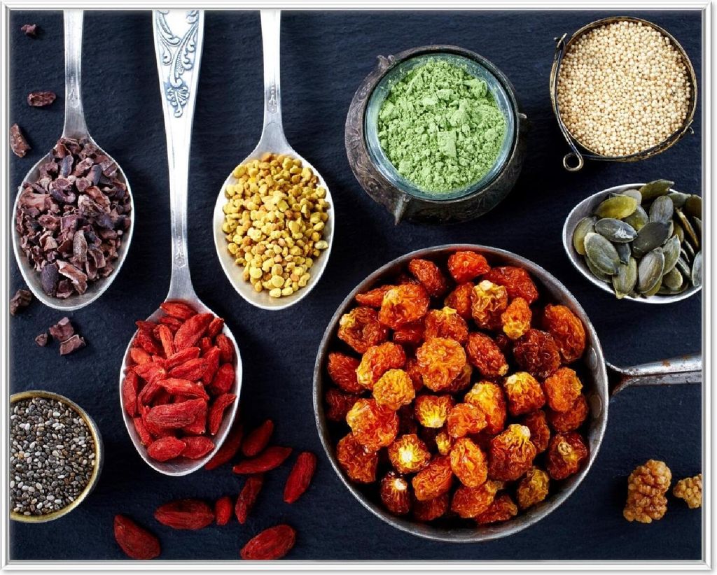 Wallario Wandbild Gesunde Superfoods in Töpfen, Größe: 40,30 x 50,30 cm, Poster mit weißem Aluminiumrahmen