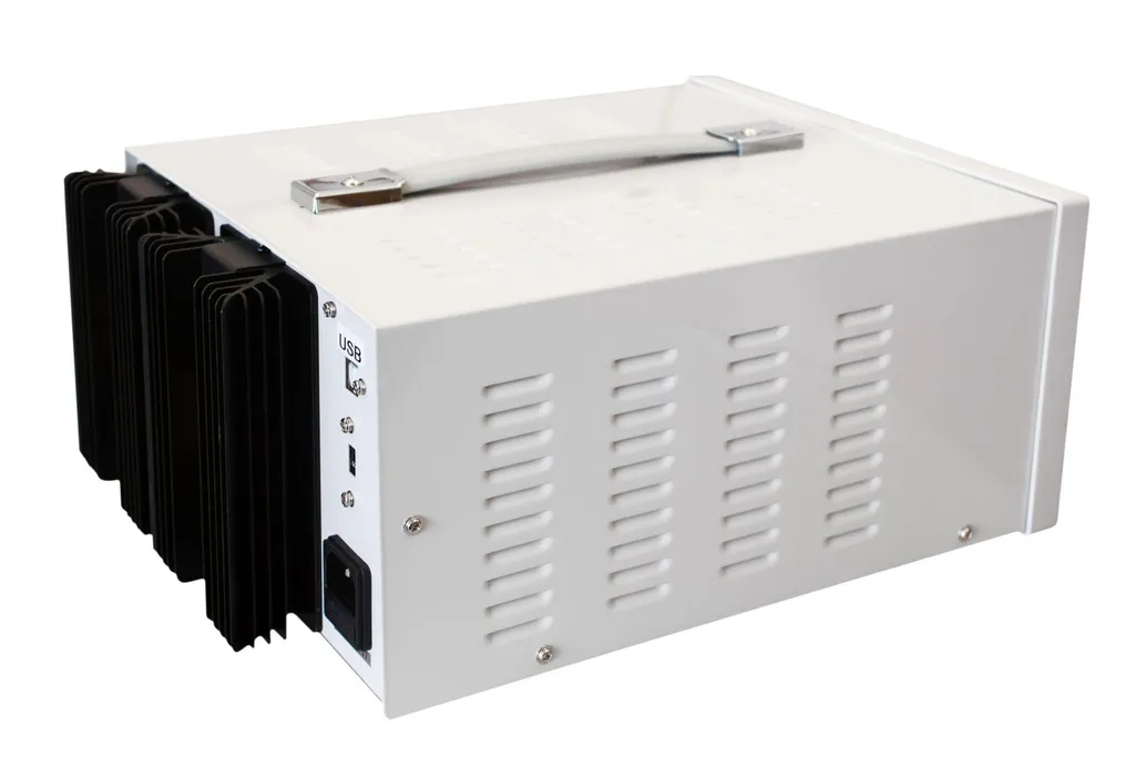 Source d'alimentation stabilisée 3 canaux PeakTech pour mesure de précision - 5