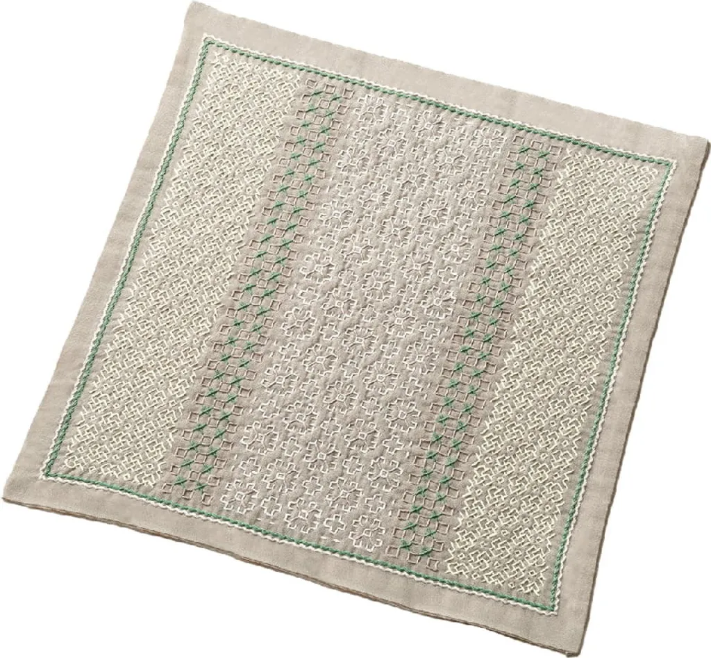 Kit Broderie Sashiko Traditionnel Japonais Hana Fukin Daisy 34x34 Coton