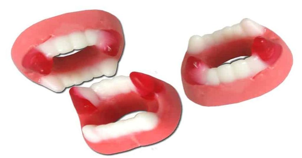 Trolli Dracula Vampiertanden, suikergoed met fruitaroma, Productafbeelding 