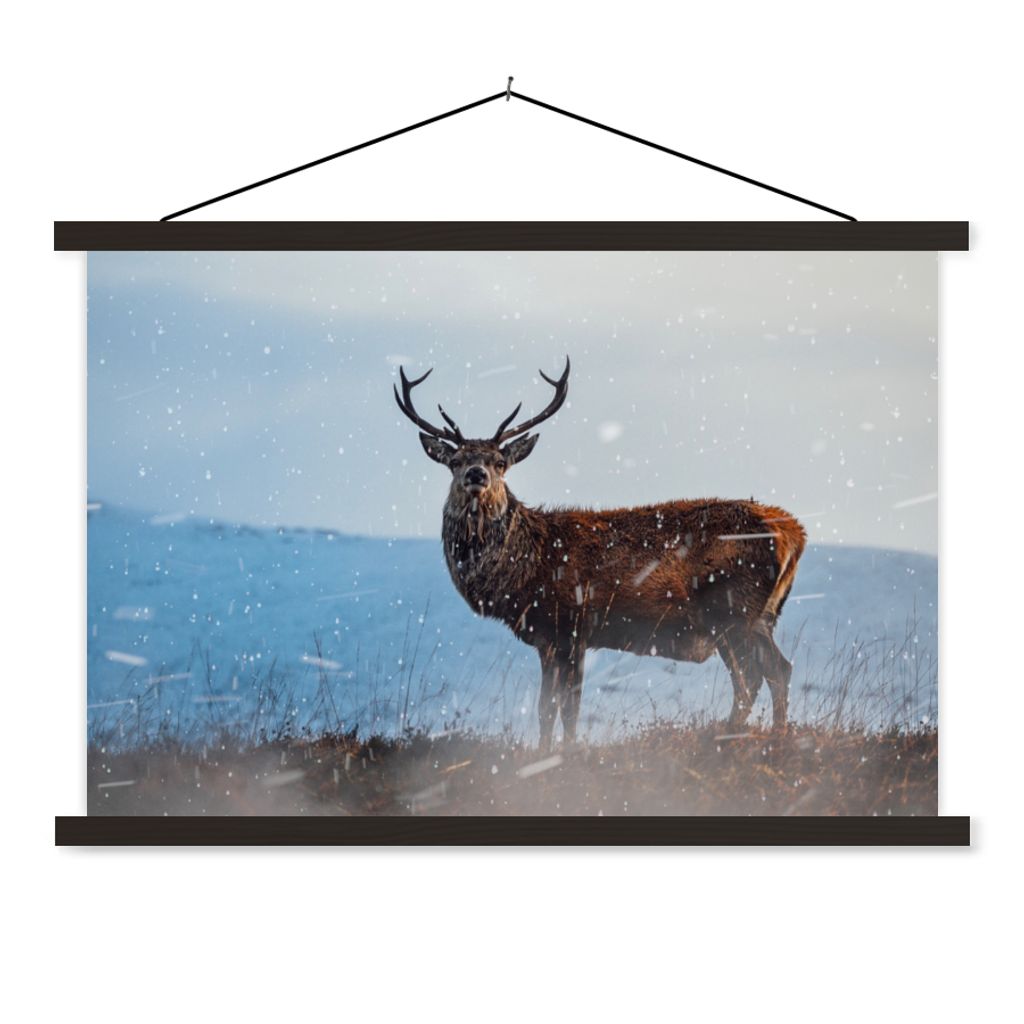 MuchoWow Textilposter Hirsche auf der verschneiten Heide 150x100 cm mit schwarzem Rahmen - Schlafzimmer