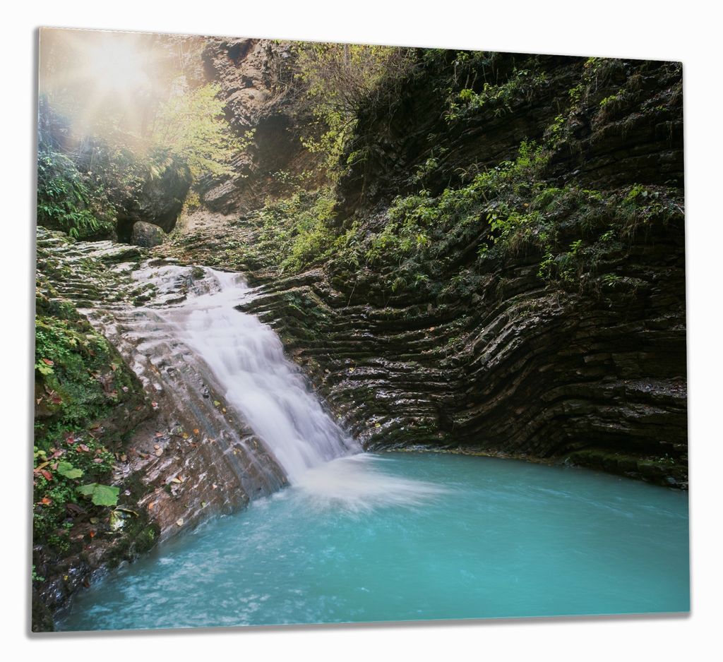 Wallario Herdabdeckplatte aus Glas, Größe 60 x 52 cm 1-teilig, Motiv Wasserfall in einen verborgenen See