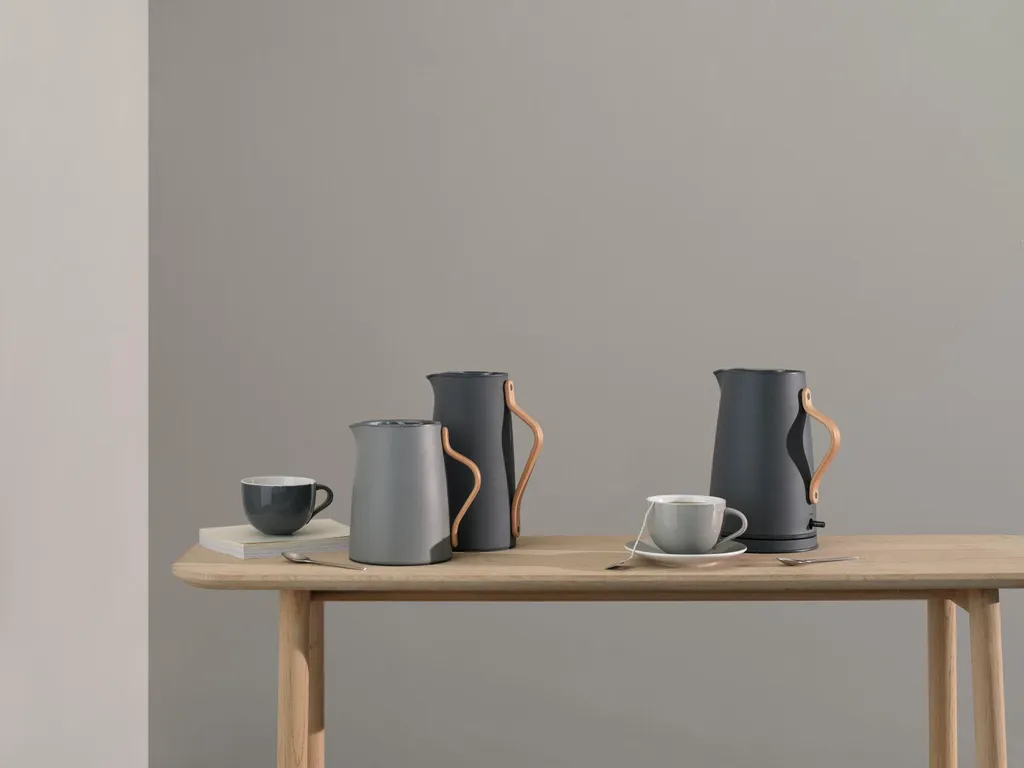 Stelton Emma Bollitore Nero 1,2L: Il Must-Have del Design Nordico 2.0 - 11